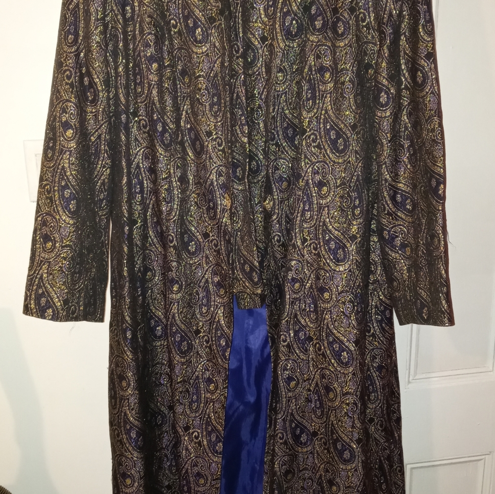 BEAUTIFUL SKIRT SUIT - Picture 7 of 10